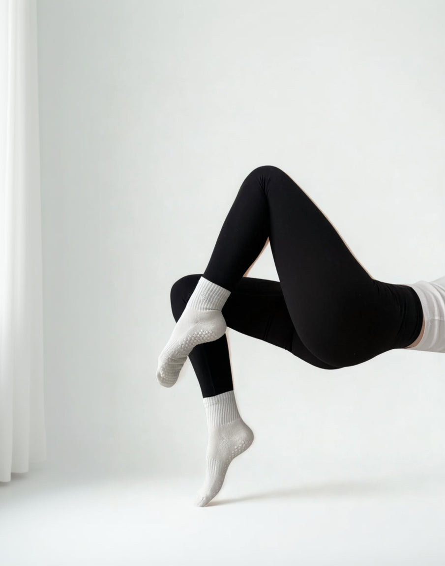 pilates socken mit grip weiß